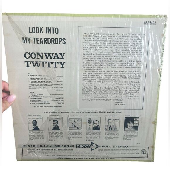 VINTAGE CONWAY TWITTY “LOOK INTO MY TEARDROPS” VINYL LP 1966 COUNTRY - Picture 2 of 11